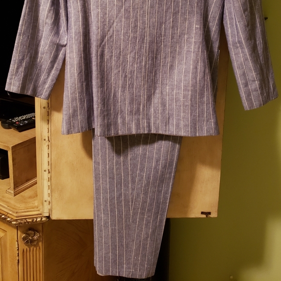 Harvé Bernard  pantsuit - Picture 4 of 11